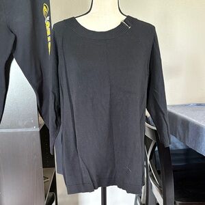 Women’s D&Co 1X Lightweight Black 3/4 Sleeve Sweater with Silver Buckle Accent